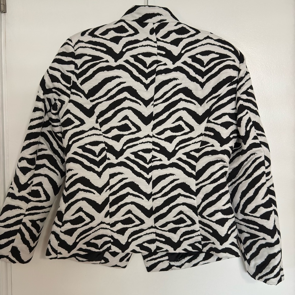 Zebra Print Blazer - Picture 2 of 3